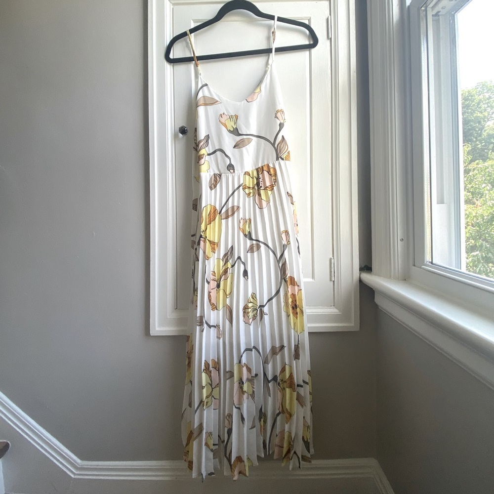 A New Day floral white/pink/yellow summery dress. Size small